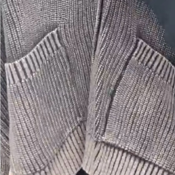 NWT Alice Deep V Cardigan - Ebony
HelloNite - Picture 6 of 7